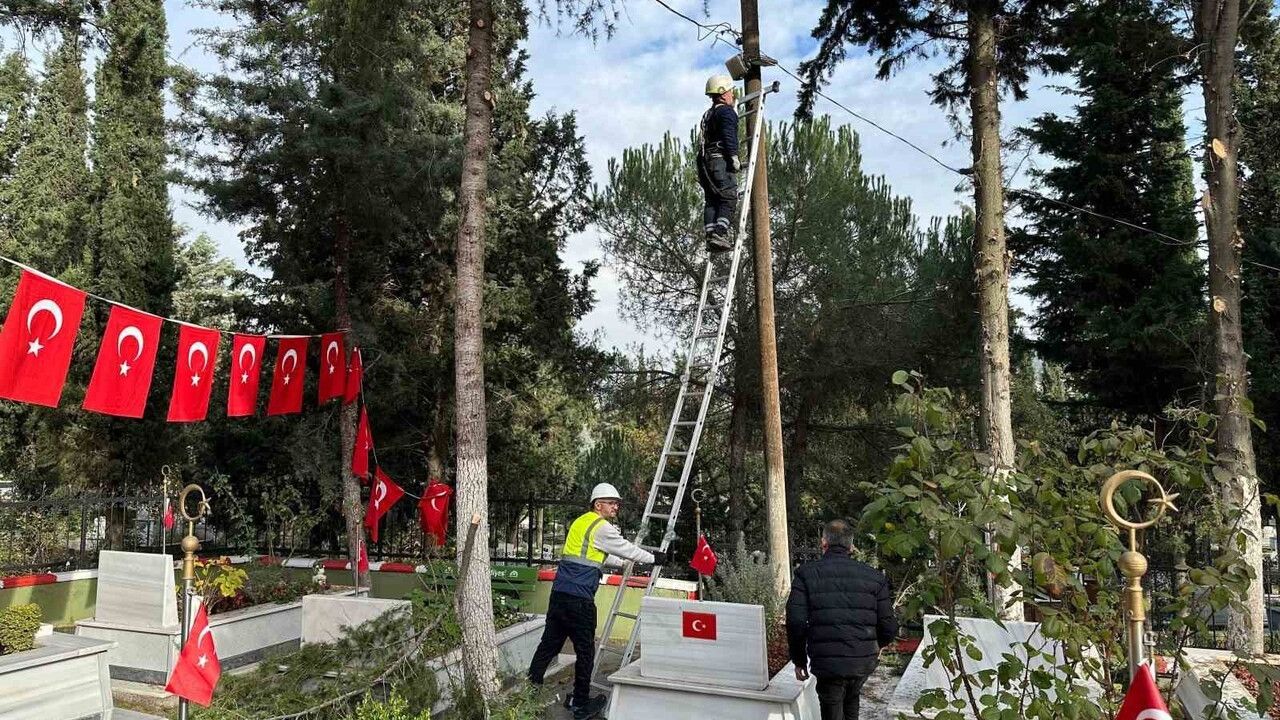 Gebze Şehitliği'nde Kapsamlı Bakım ve Onarım