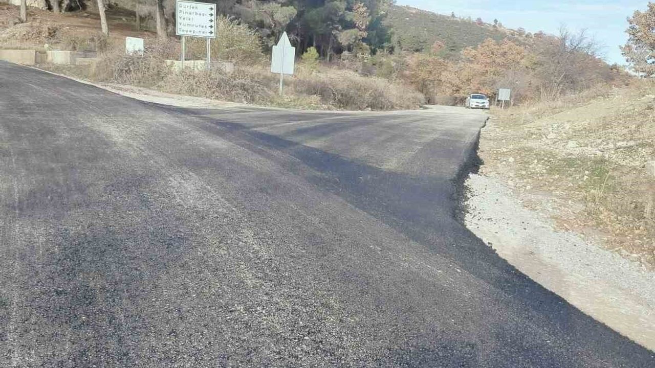 Gediz’de 11 yıllık yol sorunu asfaltla çözüldü