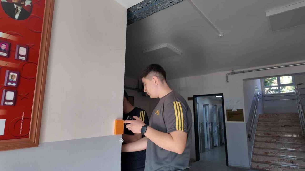 Gedizli öğrenciler yerli RFID personel takip sistemi geliştirdi