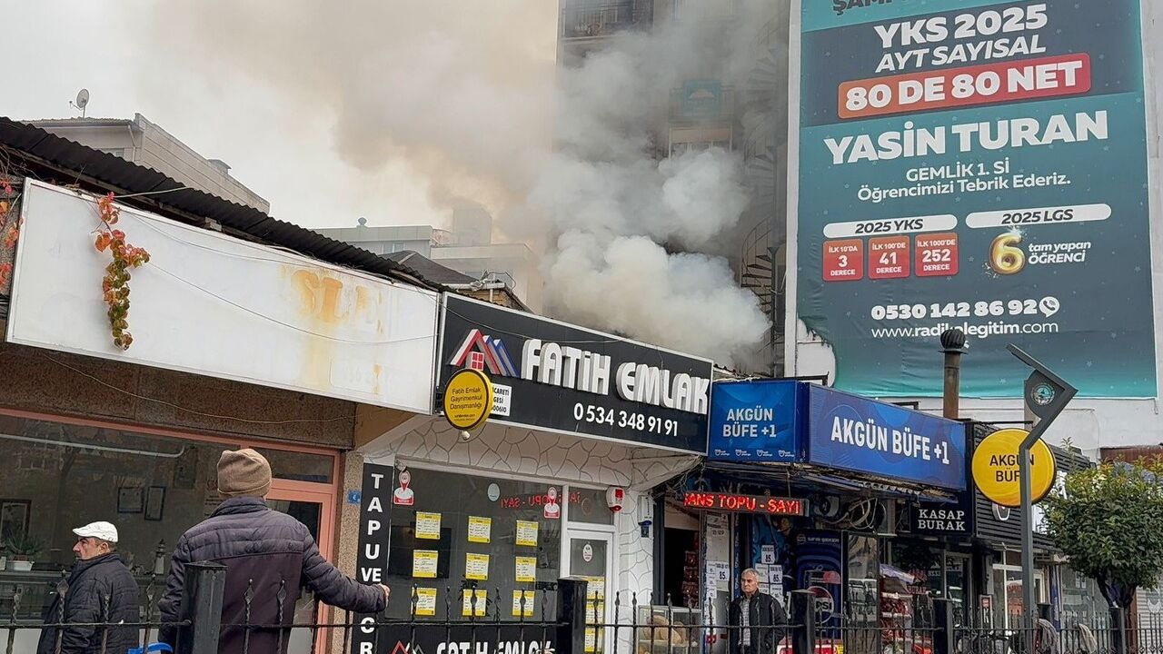 Gemlik'te pide imalathanesinde yangın: itfaiye müdahalesiyle söndürüldü