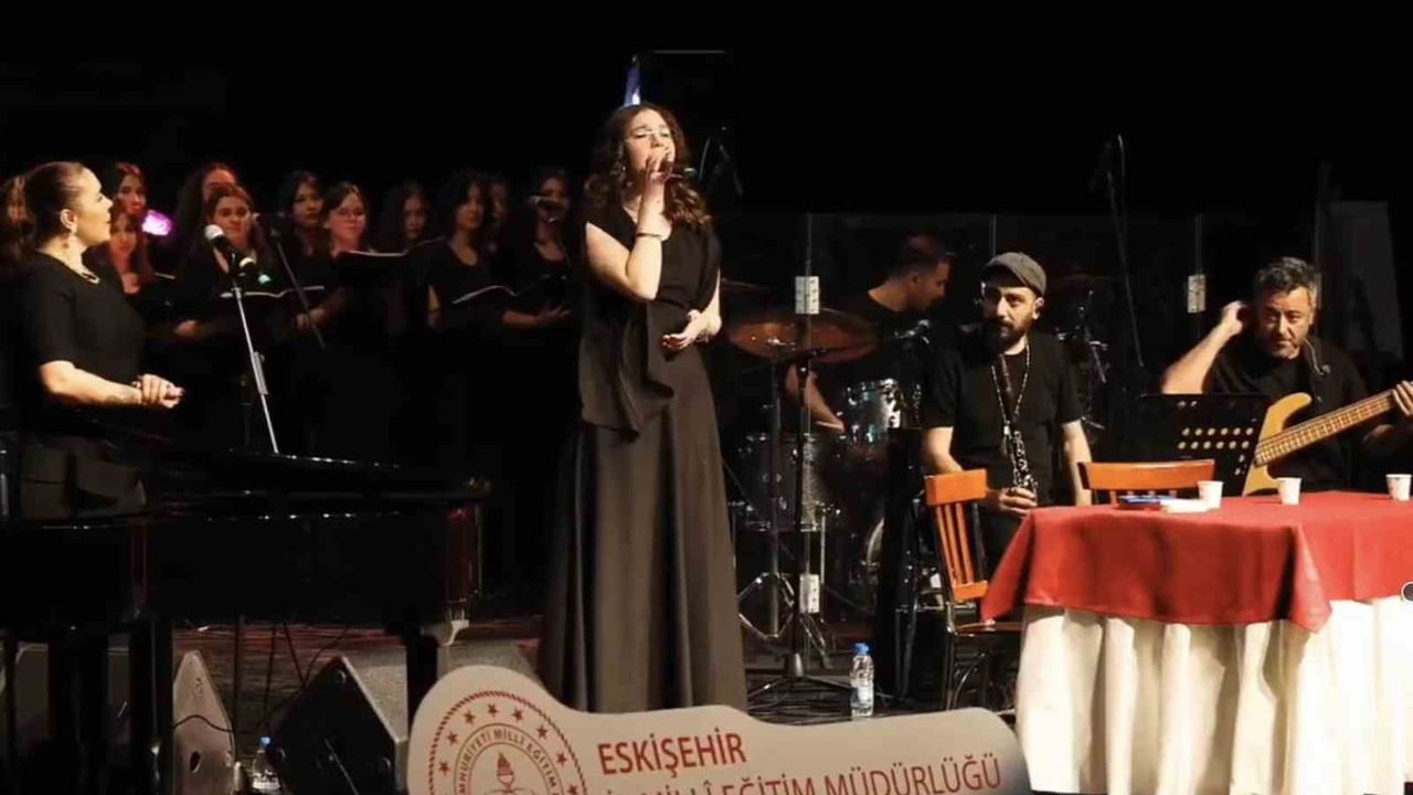 Genç Yetenekler Eskişehir'de Yücel Arzen Hacıoğulları ile Buluştu