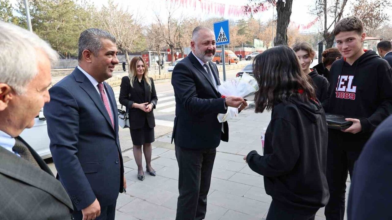 Genel Müdür Karaman mezun olduğu Erzurum Lisesi’ni ziyaret etti