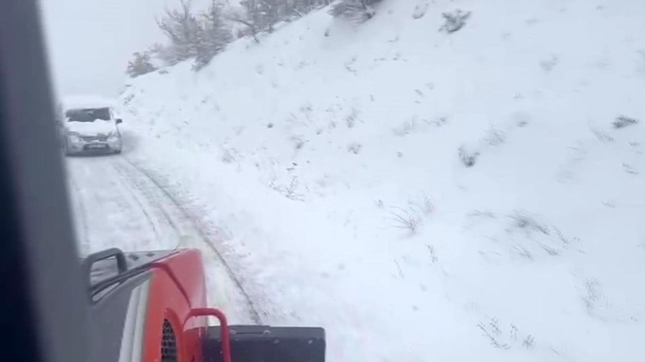 Gercüş’te karda mahsur kalan 5 kişi kurtarıldı