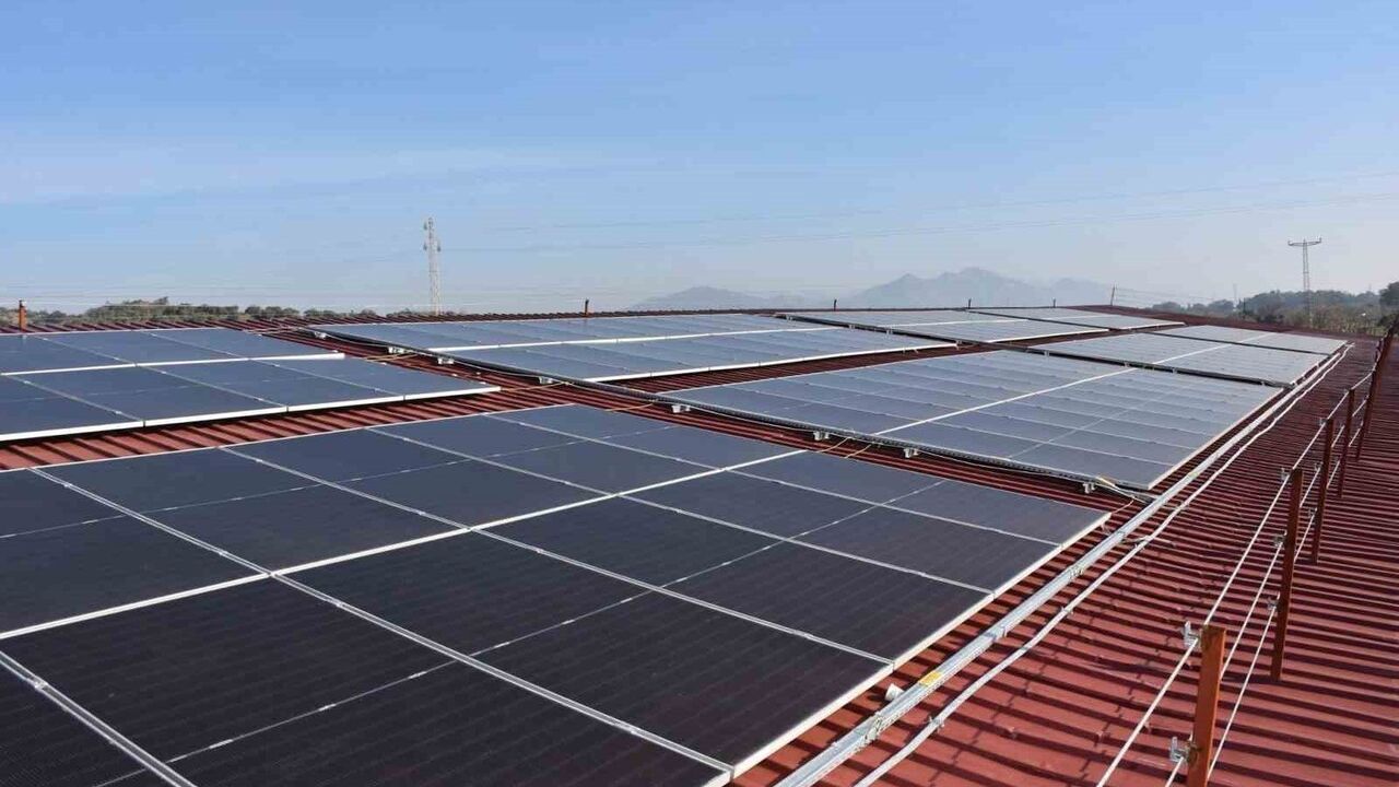 Germencik Belediyesi’nin güneş enerji sistemi faaliyete geçti