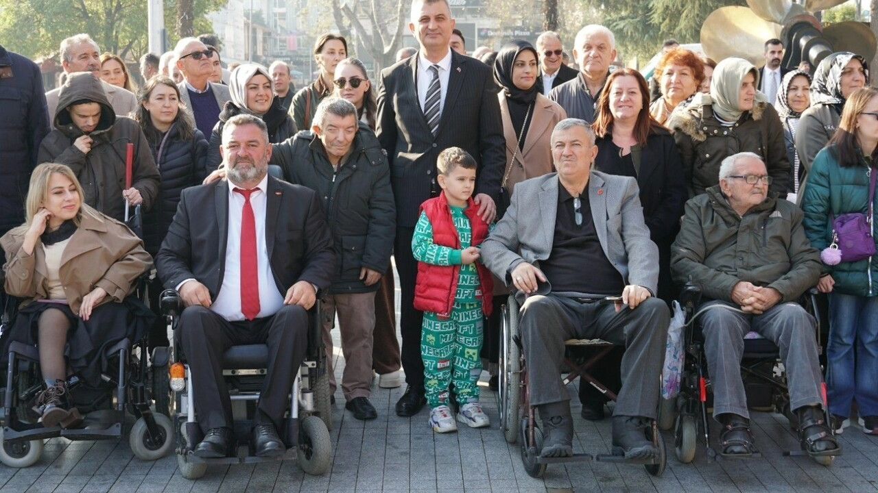 Gölcük'te 3 Aralık Dünya Engelliler Günü: "Bir gün değil, her gün beraberiz"