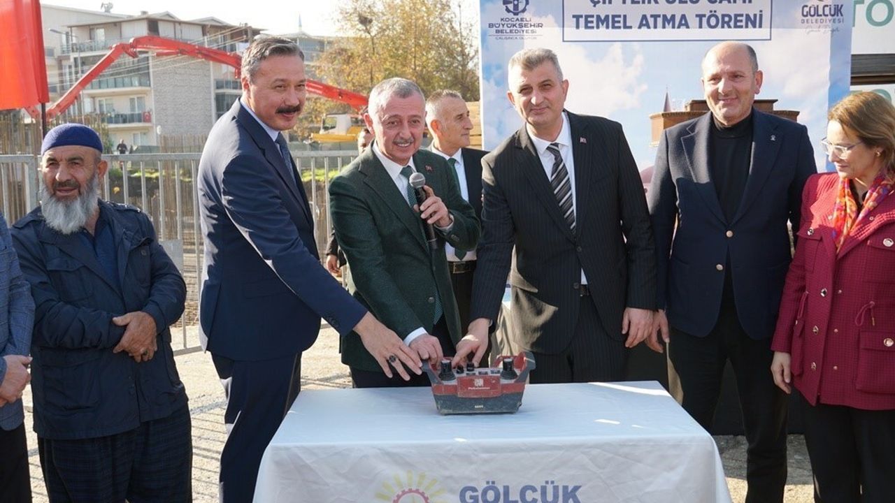 Gölcük’te Çiftlik Ulu Cami’nin yeni projesinin temeli atıldı