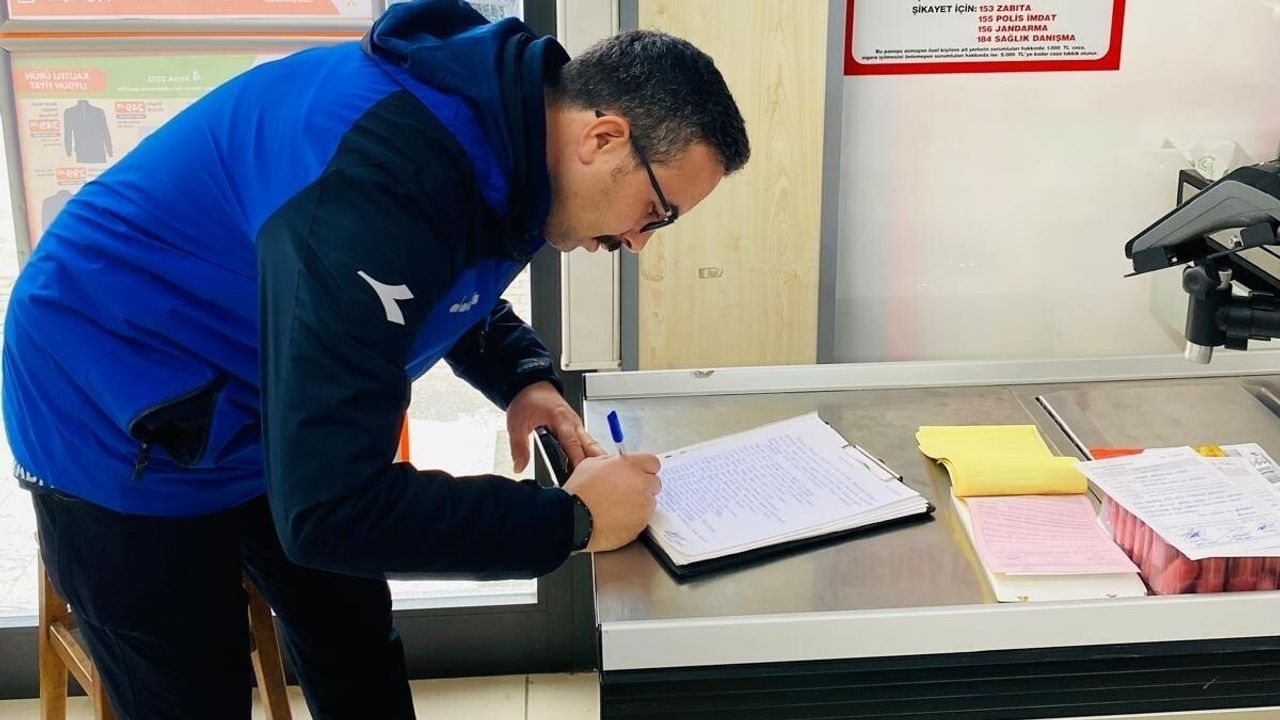 Gölcük’te son kullanma tarihi geçen ürünler toplanıp imha edildi