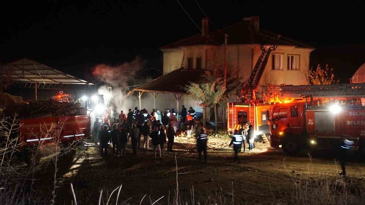 Gölhisar’da kalorifer kazanı patladı: Ev kullanılamaz hale geldi