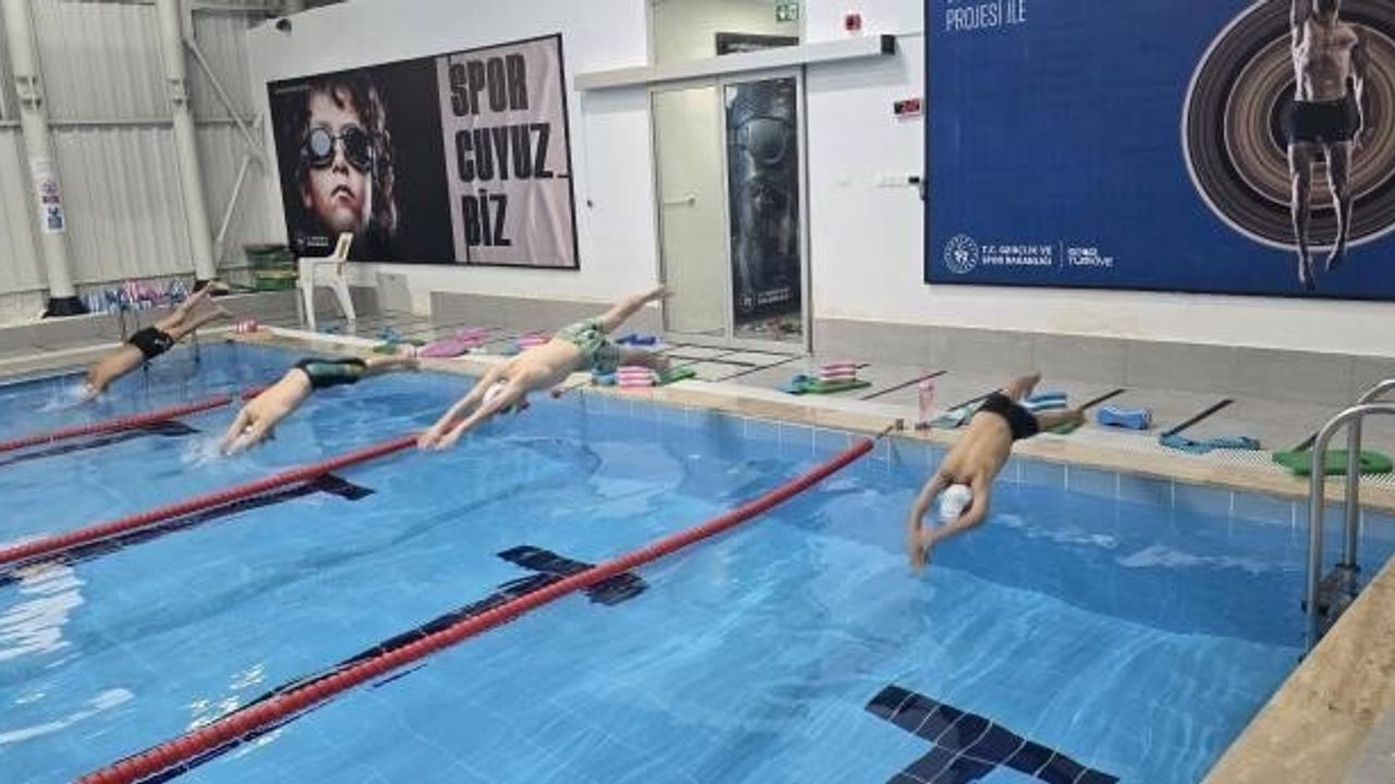 Gölpazarı'nda GSB Spor Okullarıyla yüzme antrenmanı