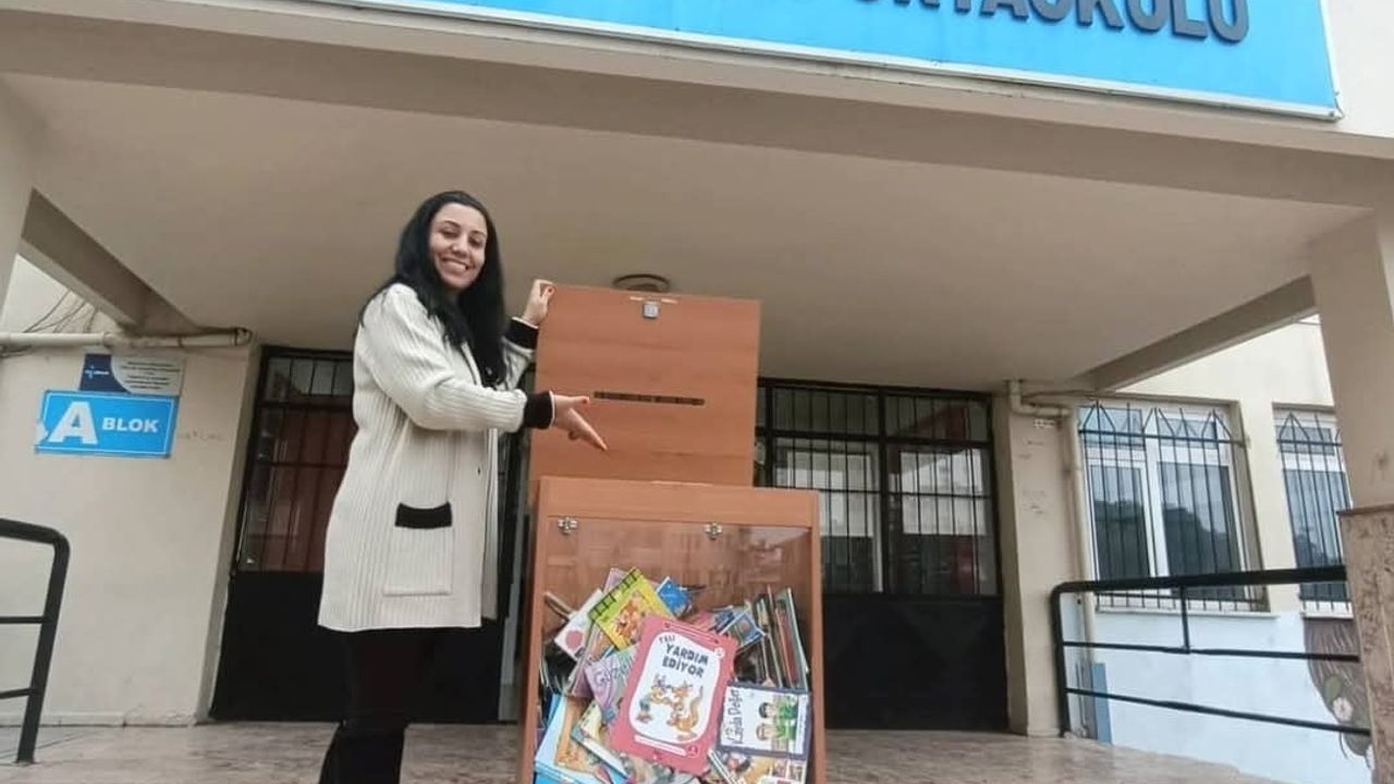 Gönül Hoca’nın 21. Kütüphanesi: Kitap Kumbaram Mut’ta 7 Bin Kitapla Açıldı