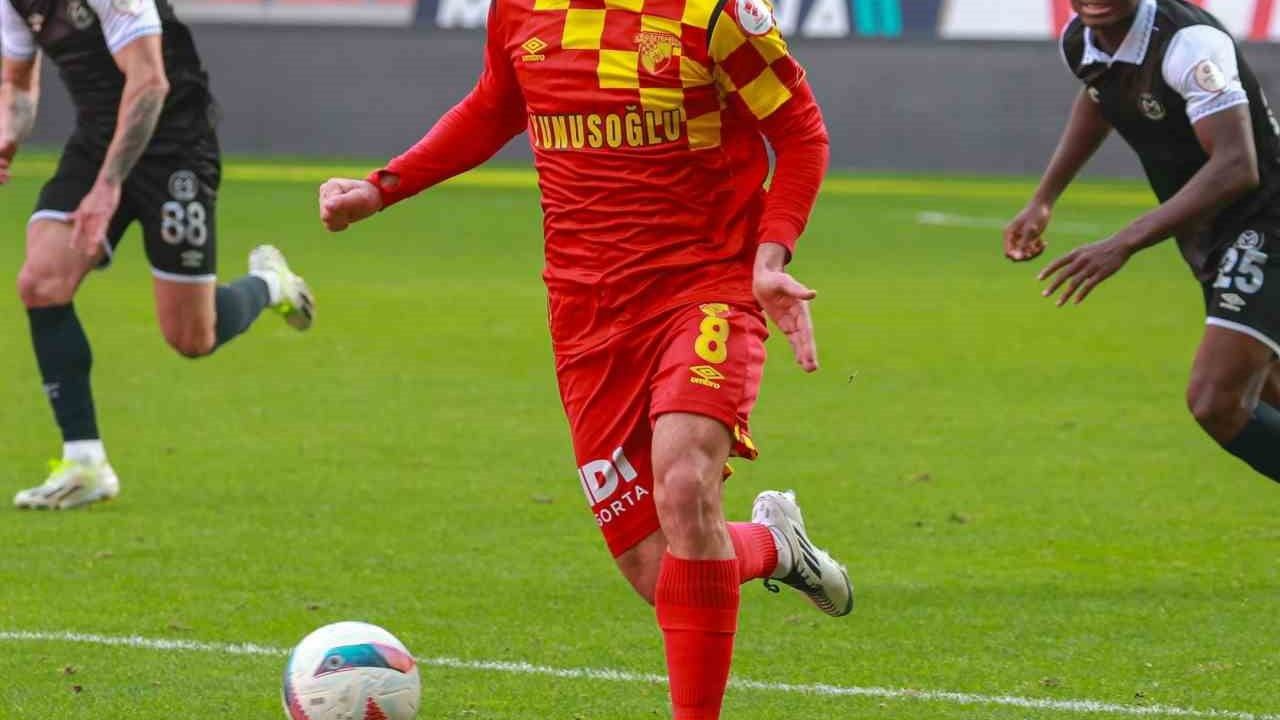 Göztepe’nin orta sahası Ahmed Ildız Çorum FK'ya yakın