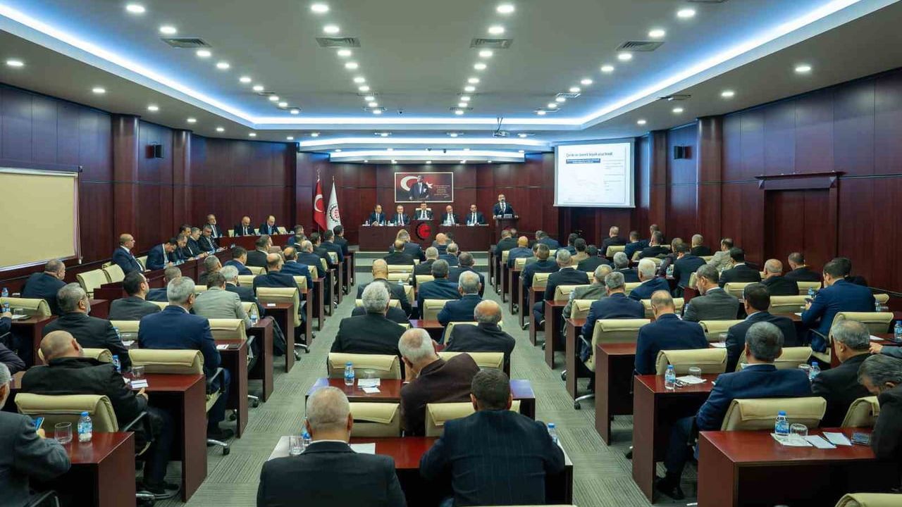GTO'da Aralık Meclis Toplantısı: Gaziantep'in 2024 Performansı ve Küresel Rekabet Değerlendirildi