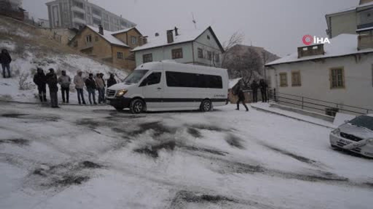 Gümüşhane'de 2 Ocak Cuma okullara kar tatili