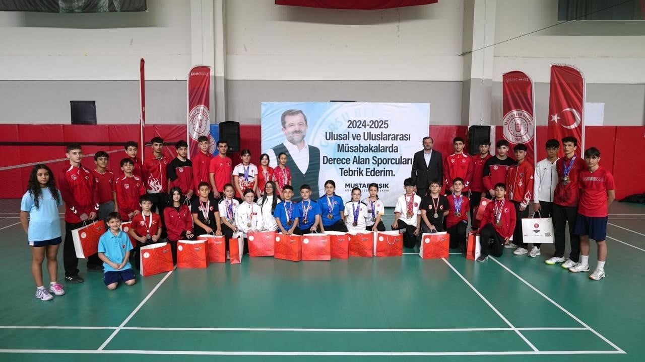 Gürsu'da Üçüncü Şehit Cüneyt Yıldız U-15 Güreş Turnuvası