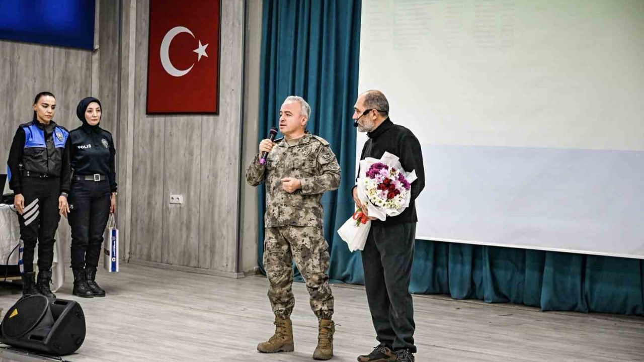 Hakkâri'de 'Farkındalık, Moral ve Motivasyon' semineri