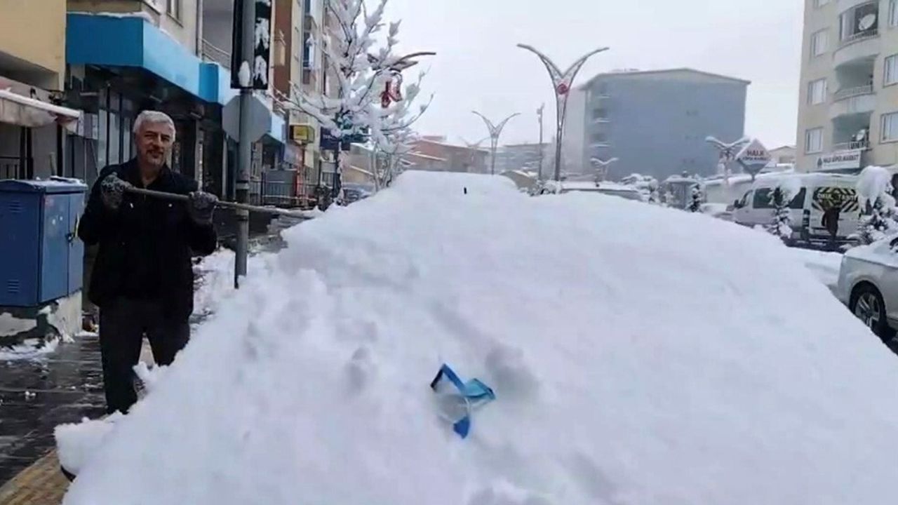 Hakkari'de kar yağışı yerini sise bıraktı