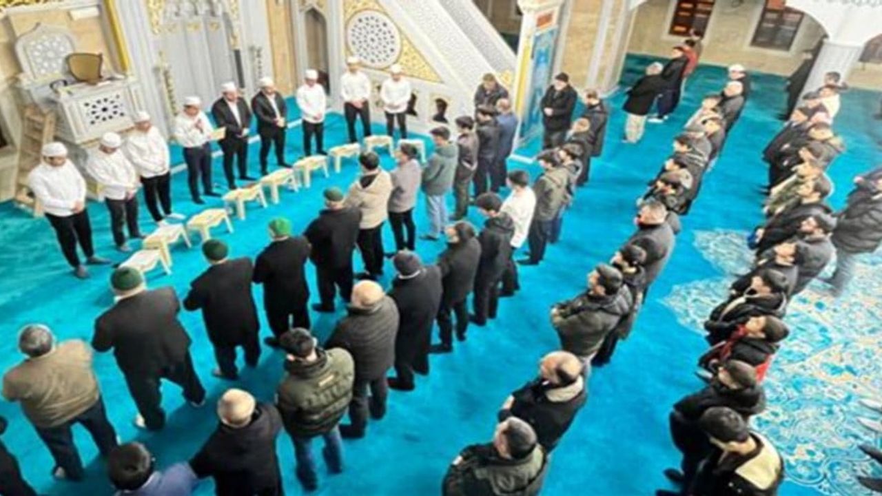 Hakkari'de Regaib Kandili idrak edildi