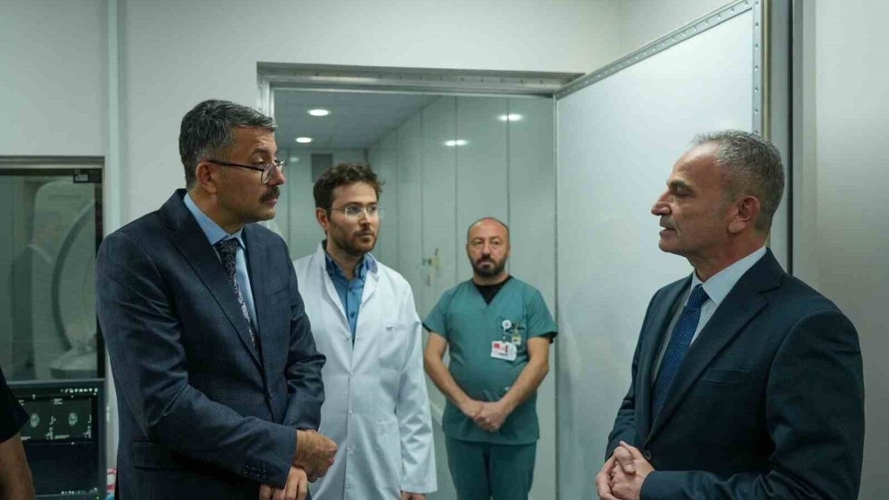 Hakkari Devlet Hastanesi'ne yeni MR cihazı hizmete girdi