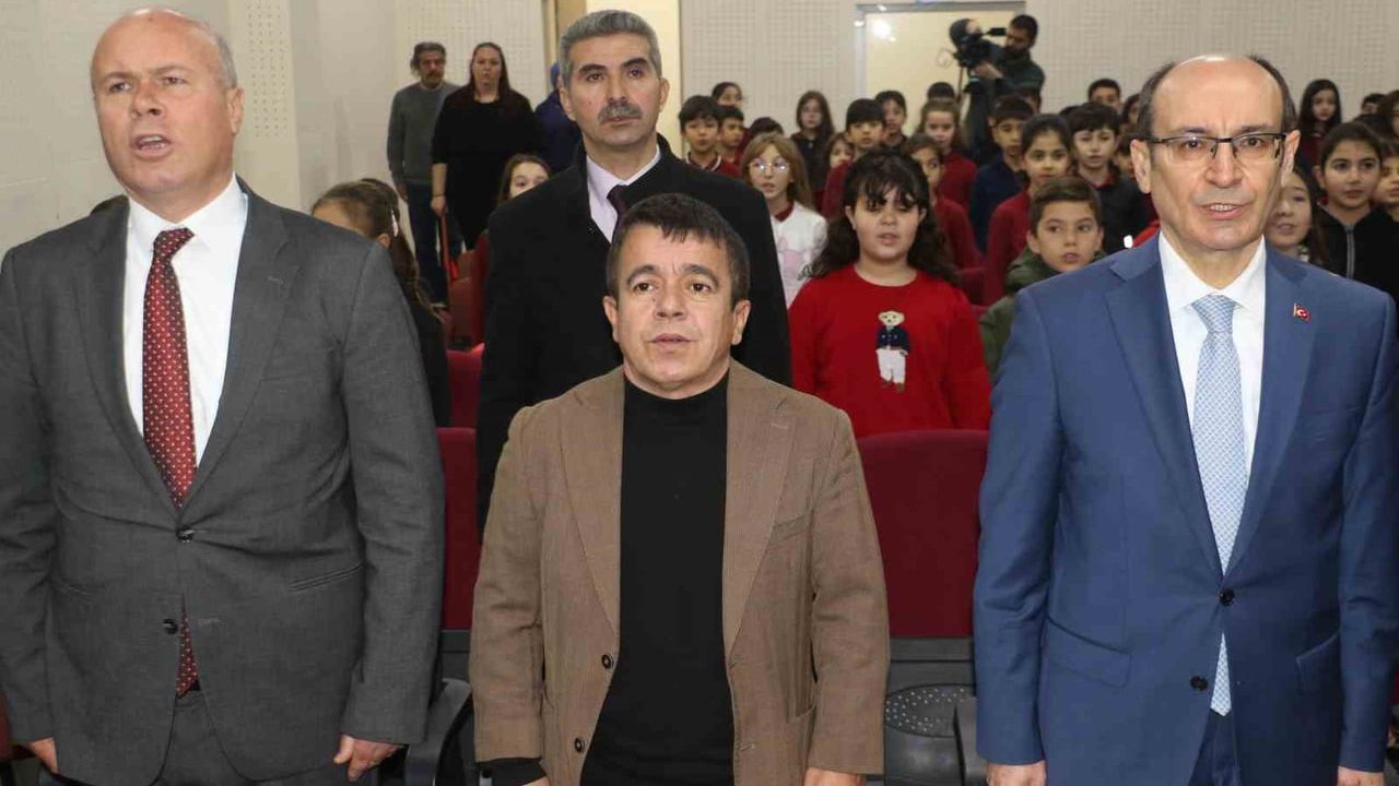 Halil Mutlu Gazi Osman Paşa İlkokulu'nda öğrencilerle buluştu