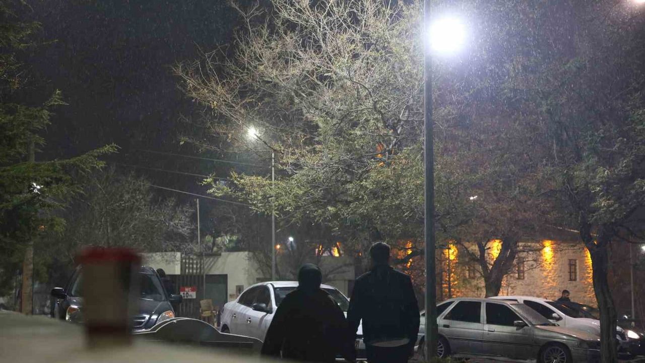 Harput’ta kar yağışı etkisini gösterdi