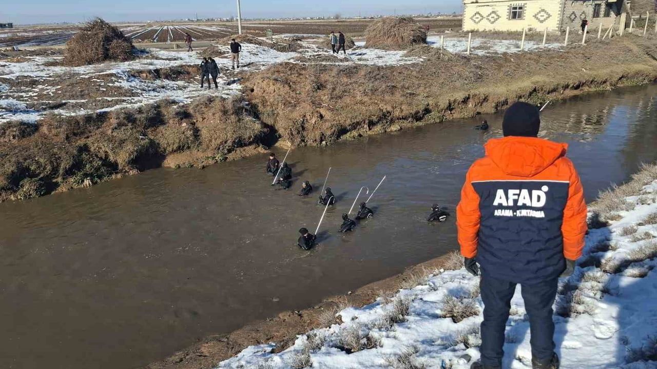 Harran'da sulama kanalında kaybolan sürücüyü arama çalışmaları sürüyor
