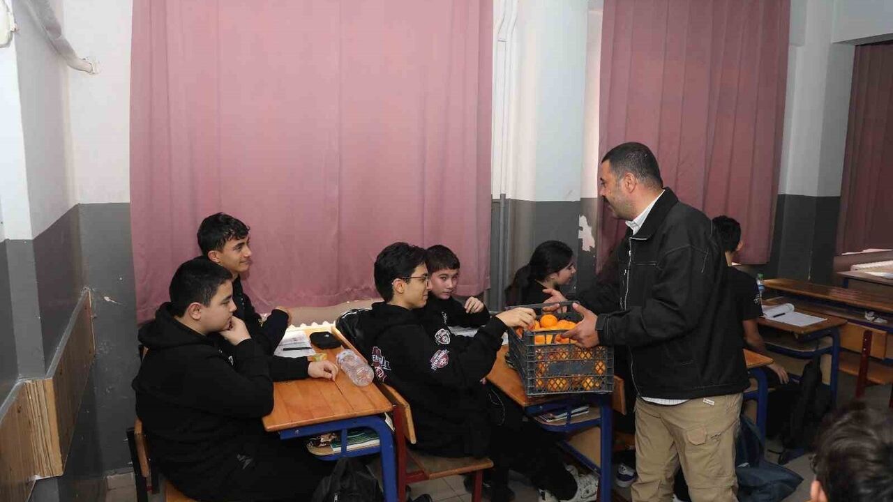 Hatay'da 320 Ton Mandalina Ücretsiz Dağıtıldı