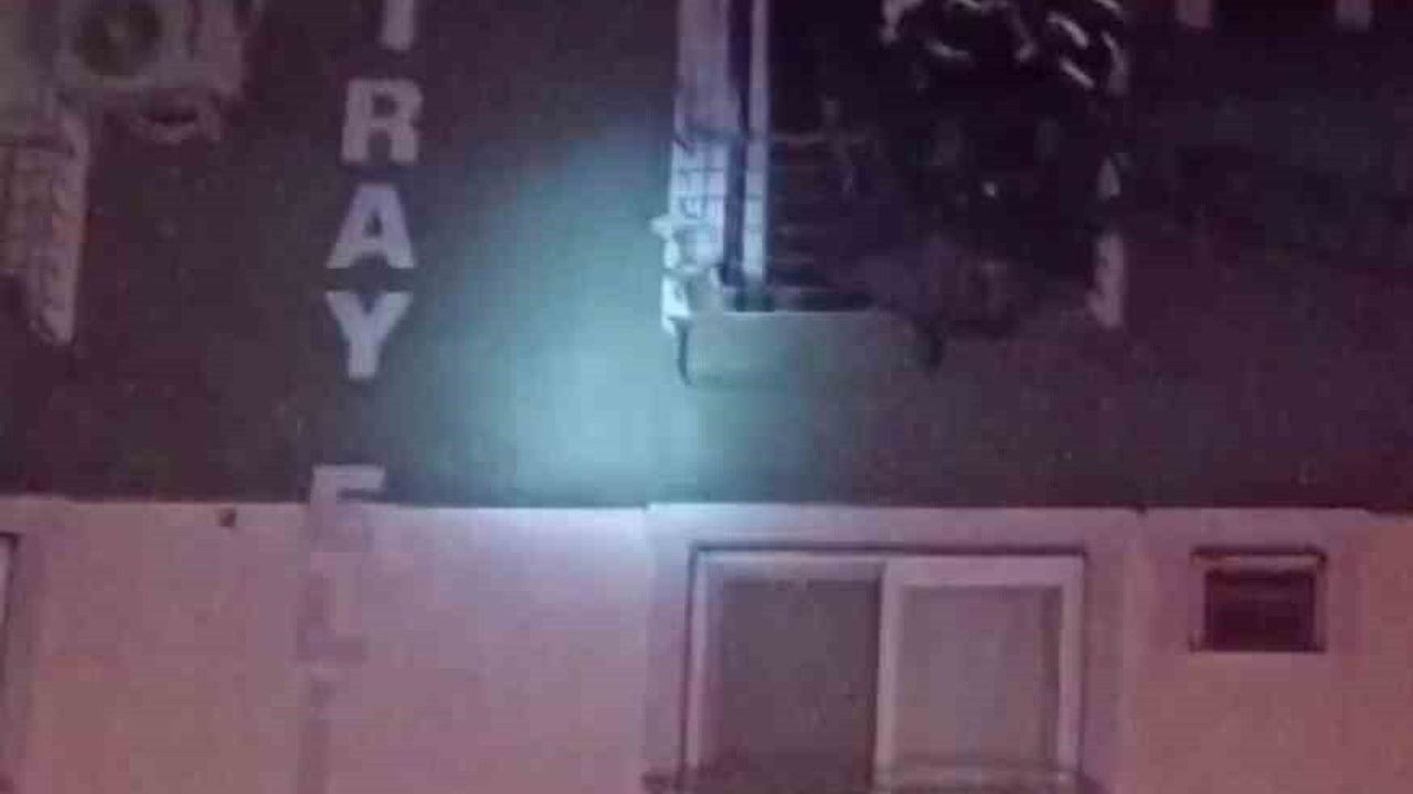 Hatay'da elektrik kontağından çıkan yangınla bir ev kullanılamaz hale geldi