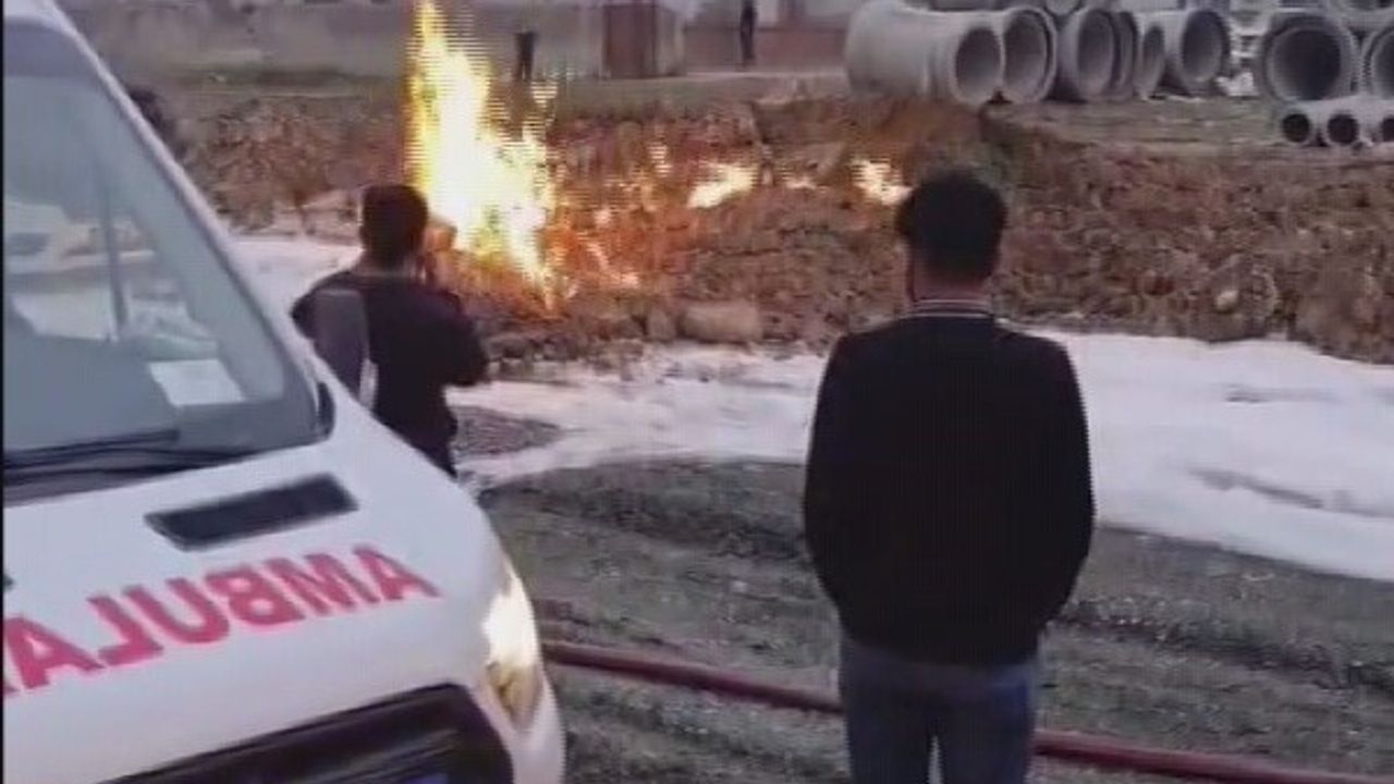 Hatay'da şantiyede doğalgaz sızıntısı aracın yanmasına yol açtı