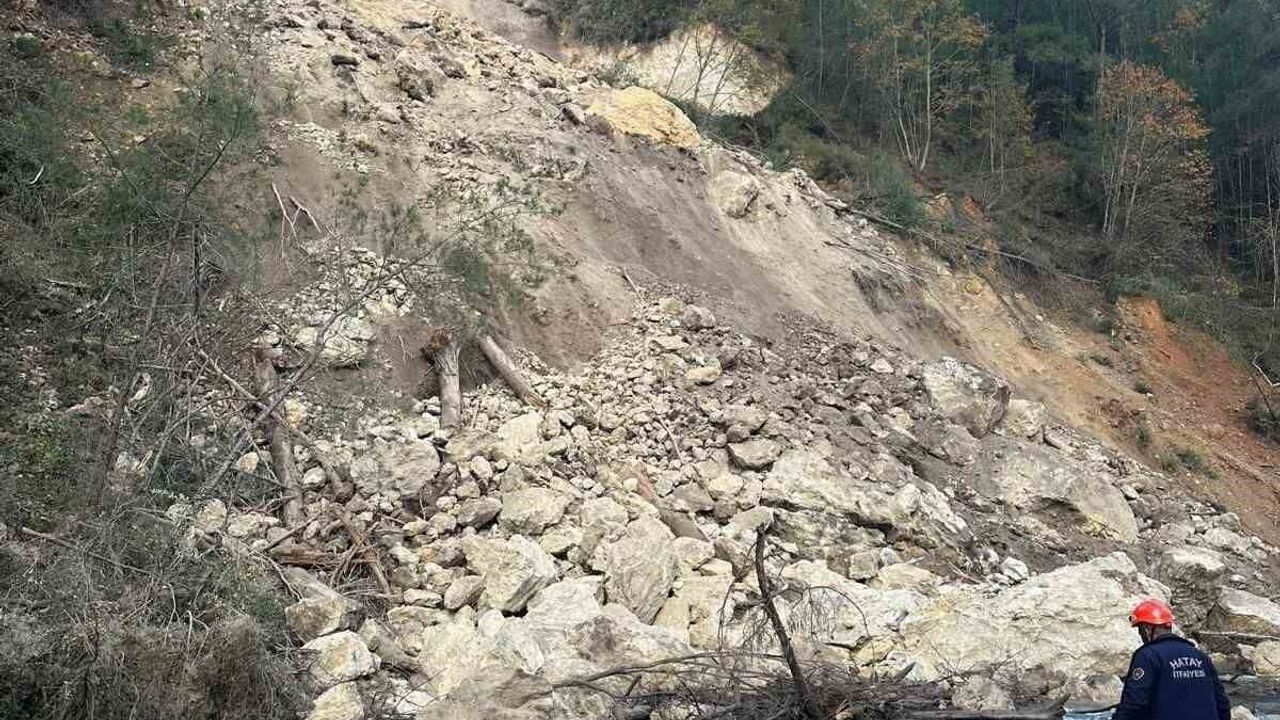 Hatay Kuzuculu Mahallesi'nde heyelan: AFAD ve ekipler bölgede inceleme yaptı