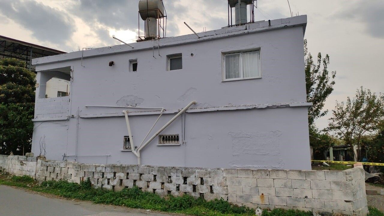 Hatay'ta 77 yaşındaki B.S. eşi Meliha S.'yi baltayla öldürüp banyoya gömdü