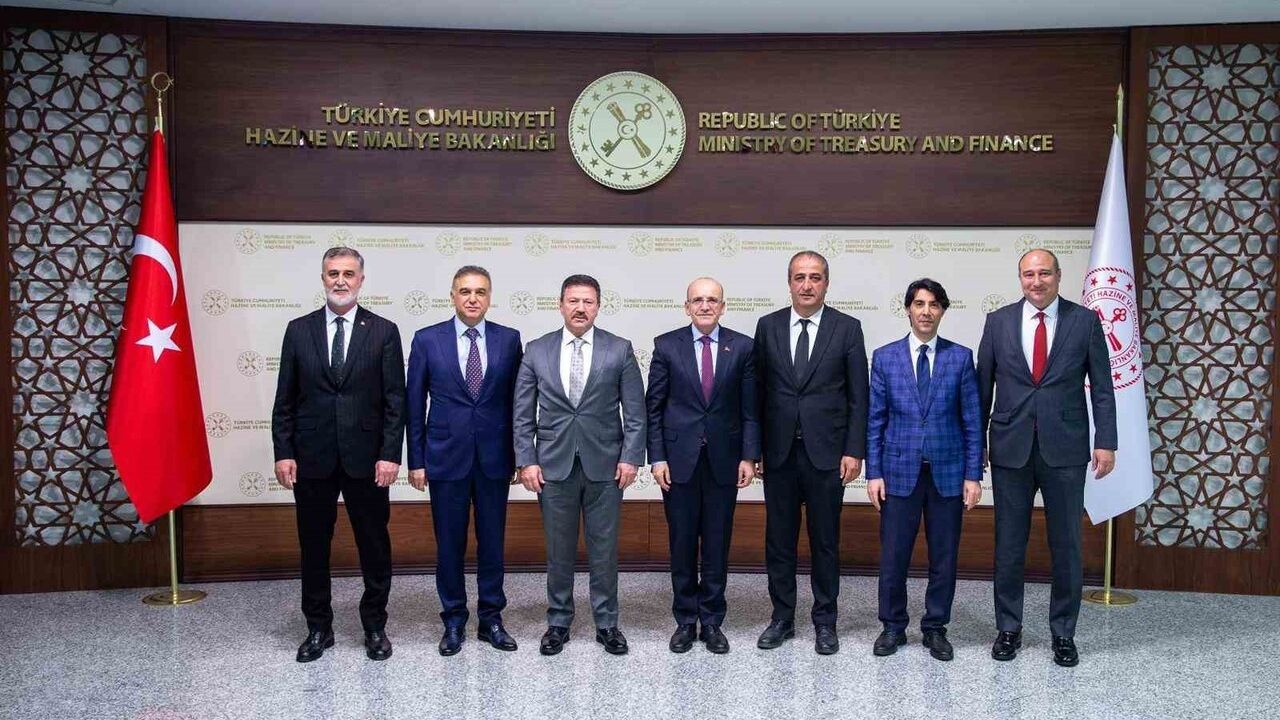 Hazine ve Maliye Bakanı Şimşek, TŞOF Heyetini Kabul Etti
