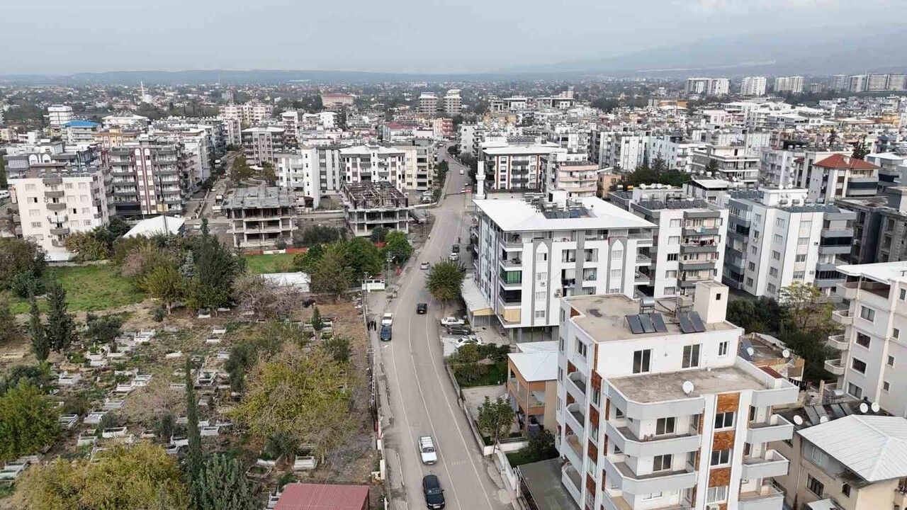 HBB, Dörtyol’da Numuneevler ve Özerli mahallelerinde asfalt çalışmalarını tamamladı
