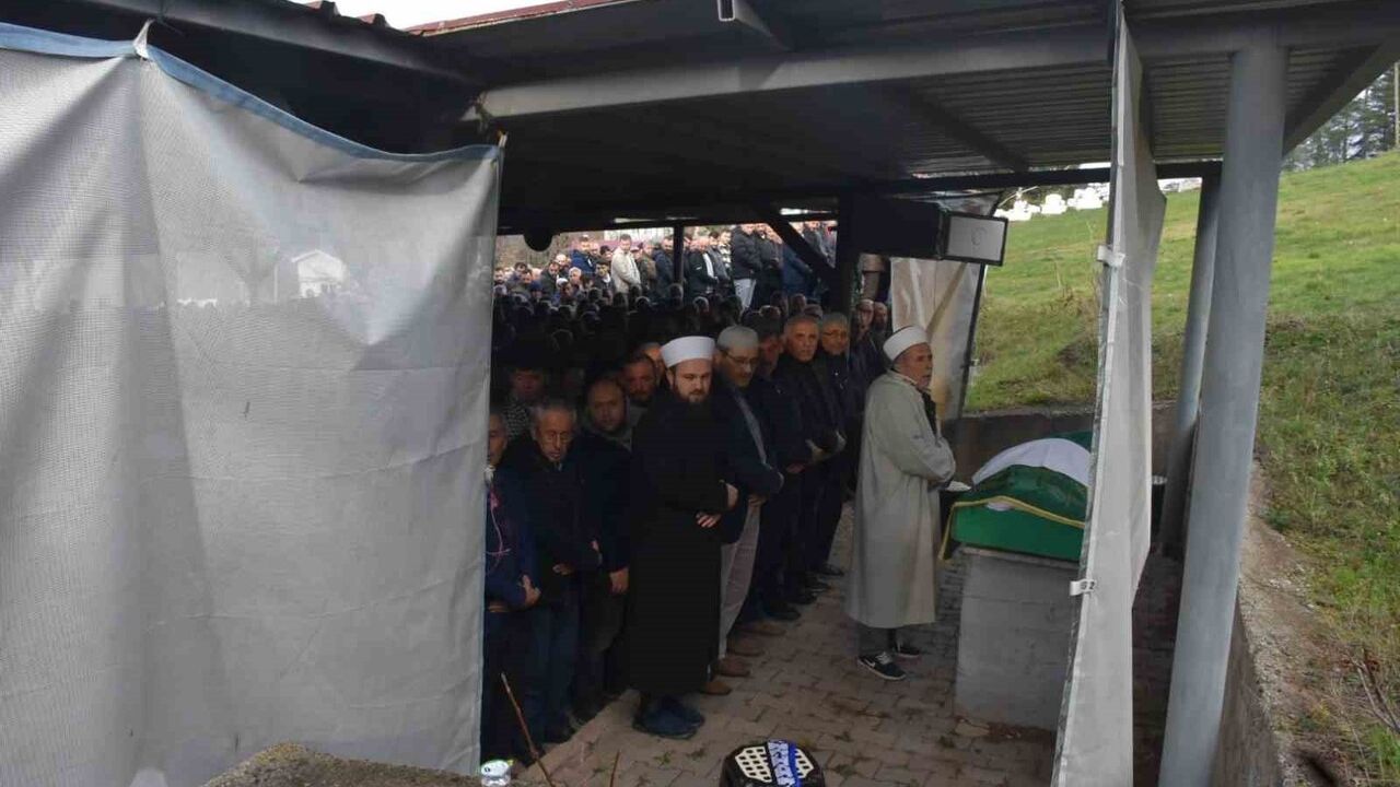 Hendek'te trafik kazasında ağır yaralanan Aytekin İlmek toprağa verildi