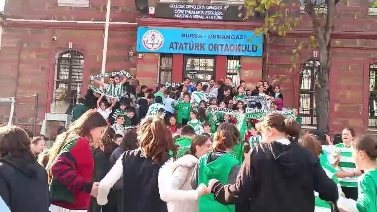 Her Ayın 16'sı Bursa Spor Günü: Öğrenciler Kulüp Formasıyla Okula Geliyor