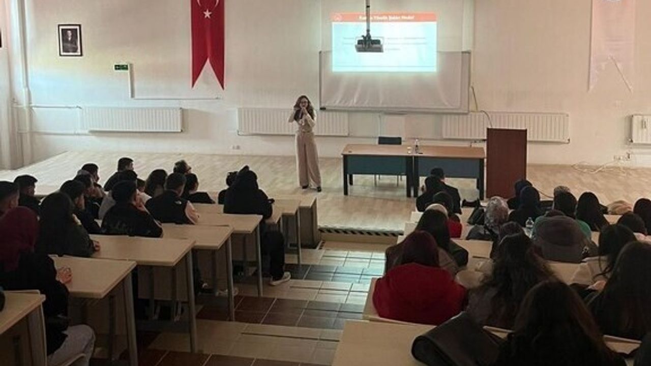 Hisarcık MYO’da Kadına Yönelik Şiddetle Mücadele Eğitimi