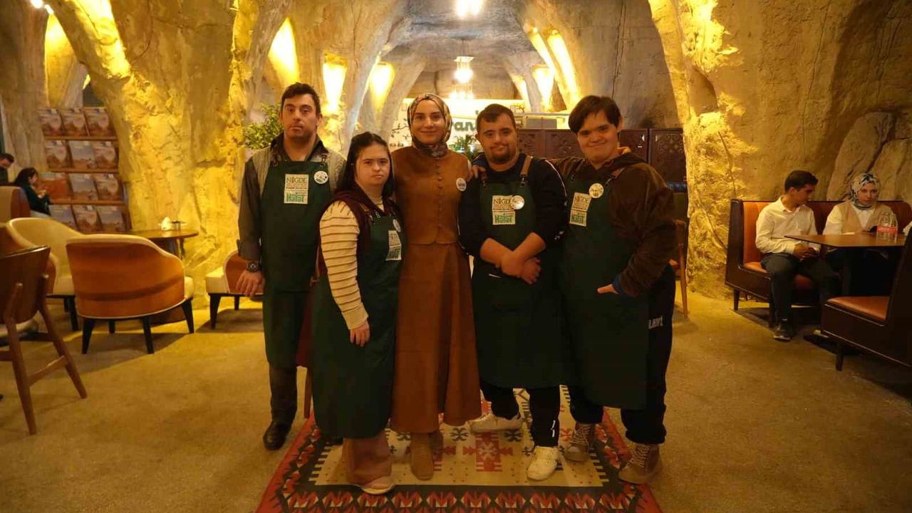 Horanta Kafe'de down sendromlu gençlere istihdam ve sosyal destek