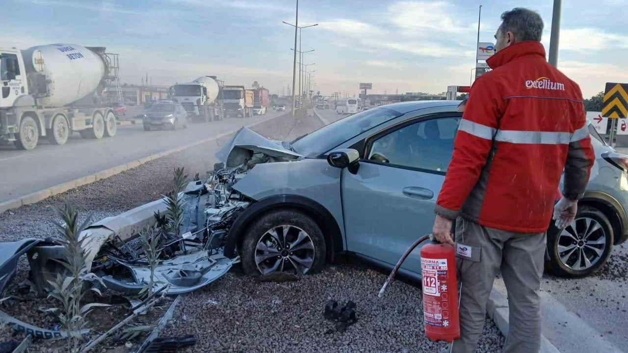 Hurdaya Dönen Araçtan Sürücü Hafif Yaralı Kurtuldu — Bursa-Çanakkale