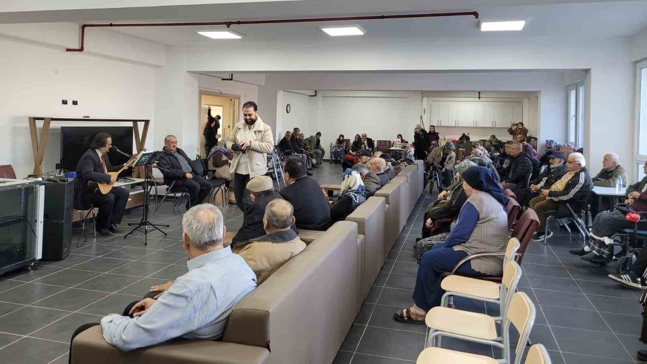 Huzurevinde Yaşar Aydın'la Özel Konser