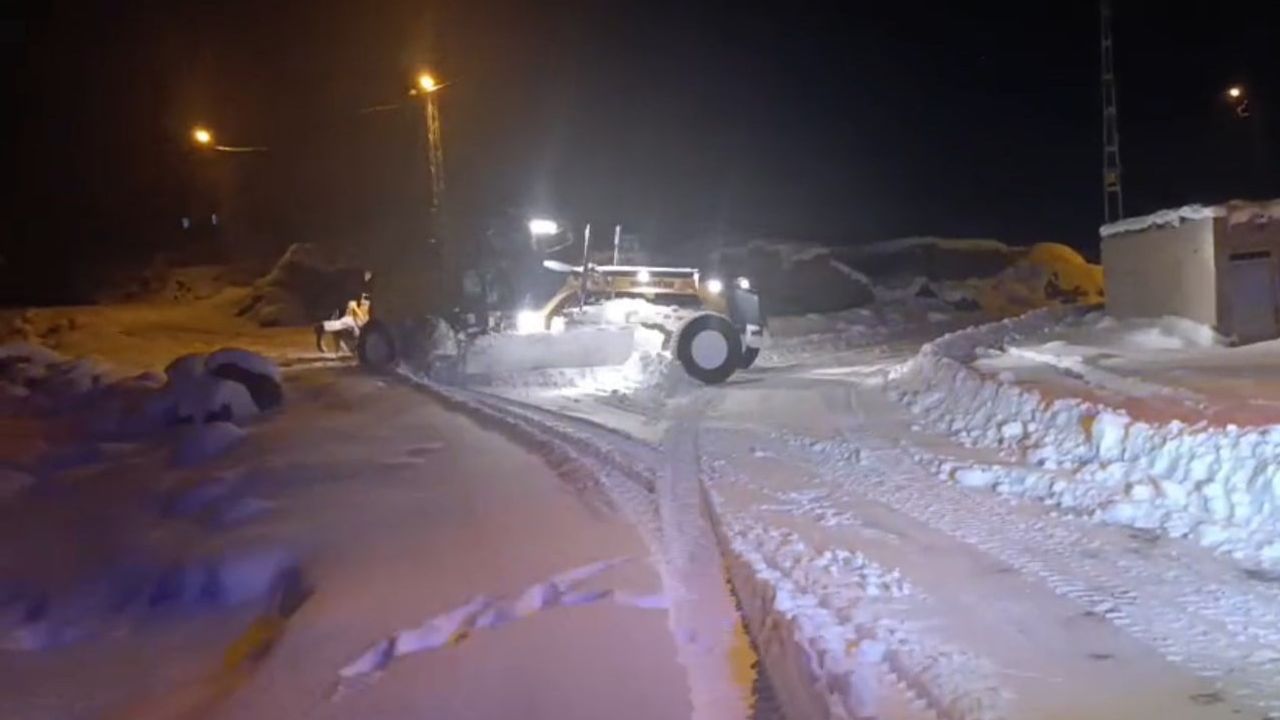 Iğdır’da kapanan köy yolunda yaralı vatandaşa ulaşıldı