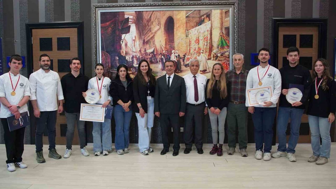 İGÜ öğrencileri İstanbul Gastronomi Festivali’nde altın madalya kazandı