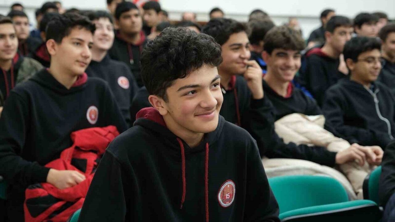 İl Müftüsü İsmail Fakirullahoğlu 15 Temmuz Şehitleri Anadolu İHL’de Konferans Verdi