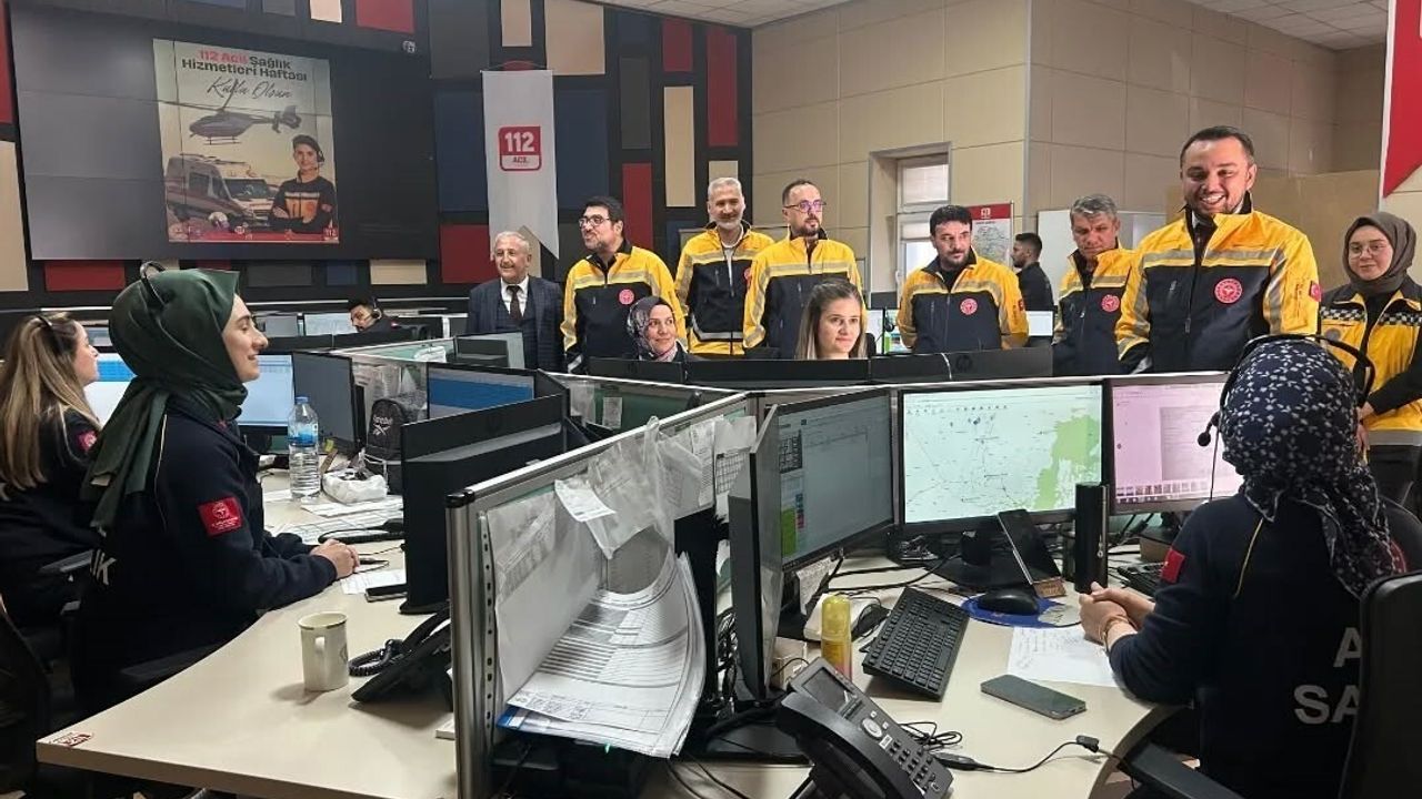 İnan 112 Acil Sağlık İstasyonlarını Ziyaret Etti