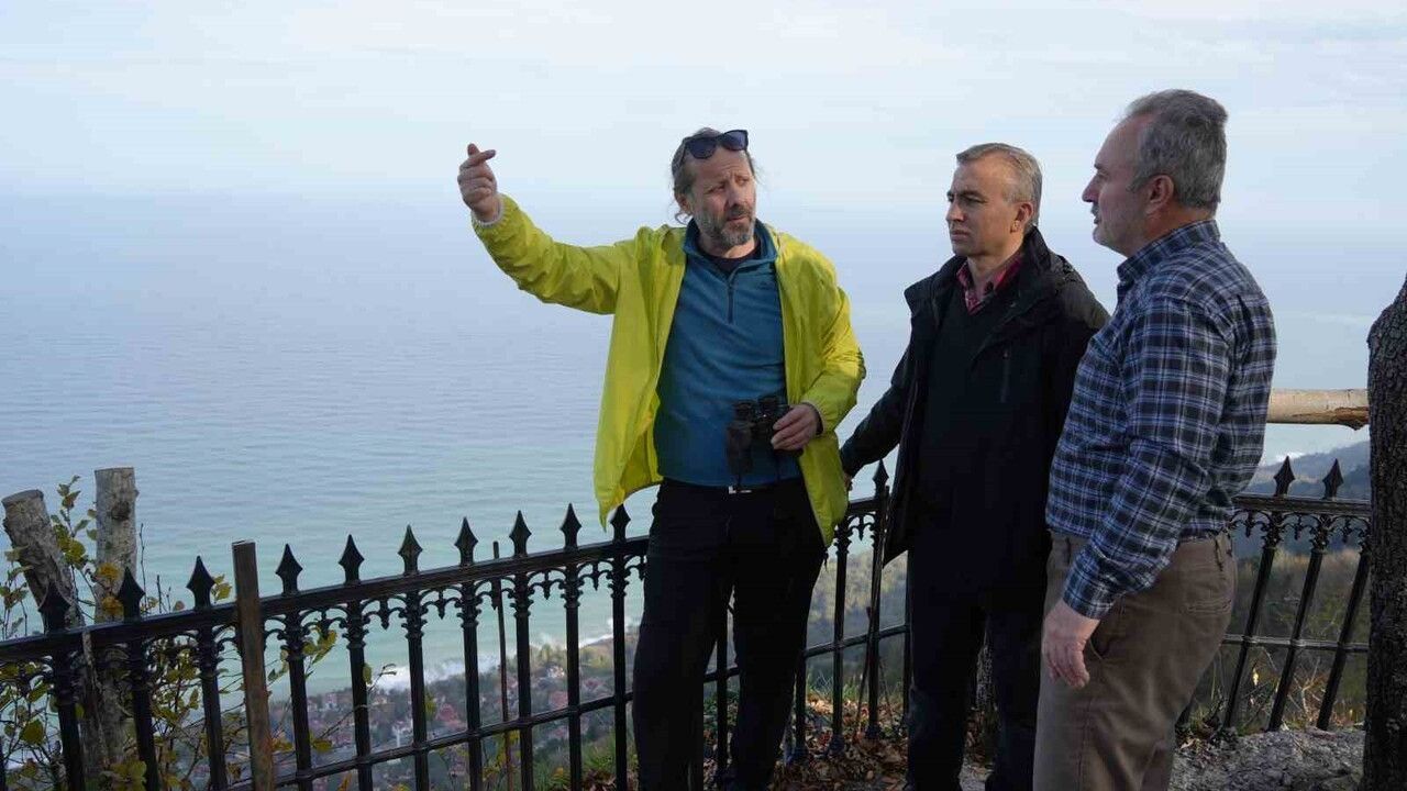 İnebolu Uluköy'de Köylülerin İnşa Ettiği Mavi Teras Ziyaretçileri Büyülüyor