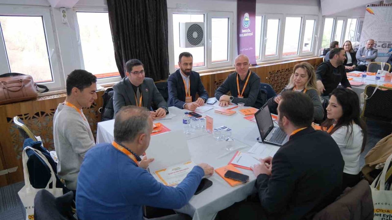 İnegöl Belediyesi Çocuk Odaklı Afet Eylem Planı Çalıştayı Düzenledi