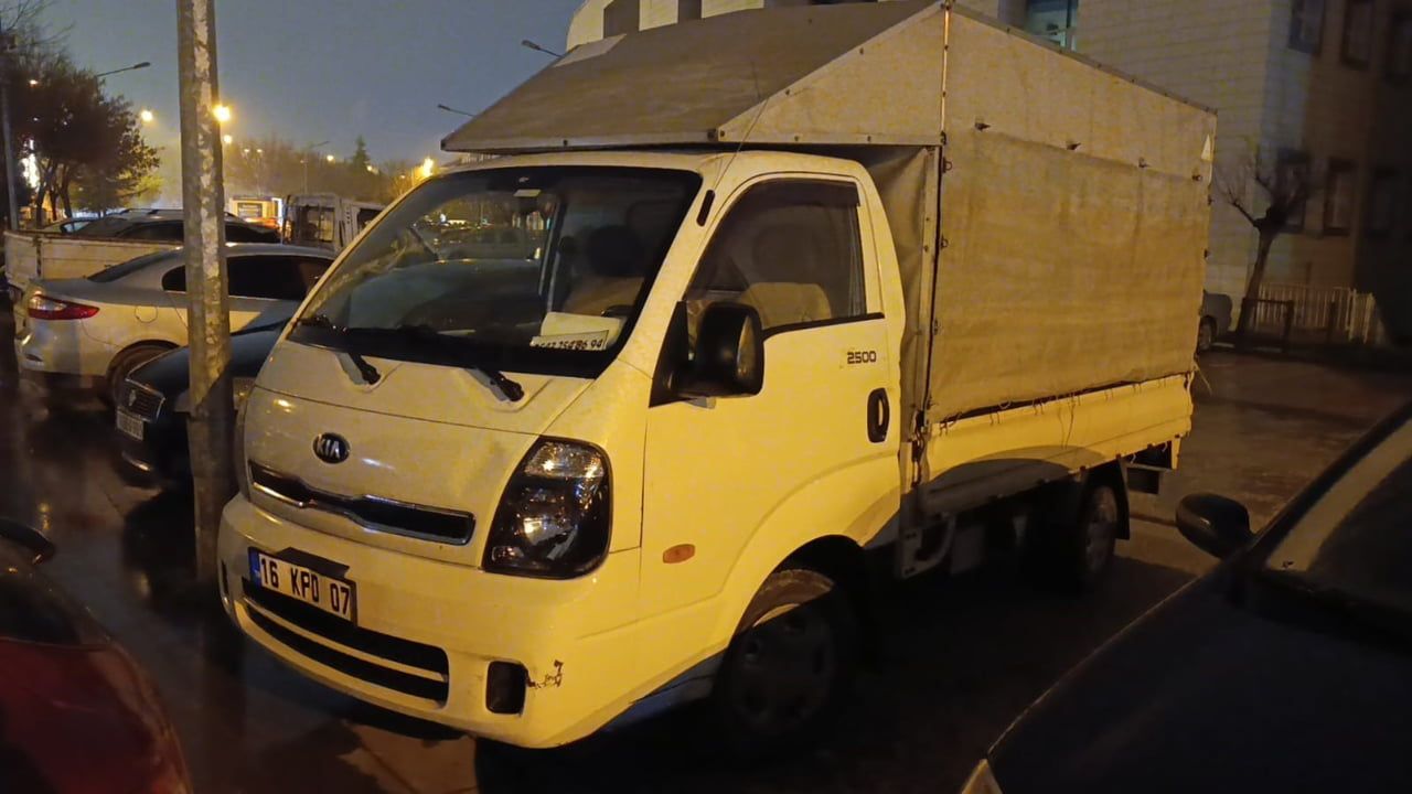 İnegöl'de kamyonetin çarptığı yaya yaralandı