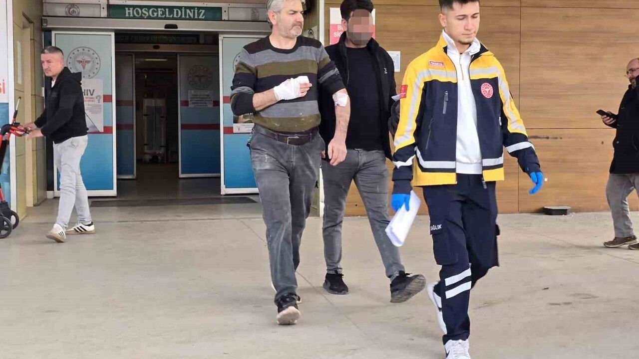 İnegöl’de mobilya fabrikasında testere kazası: işçi elini yaraladı