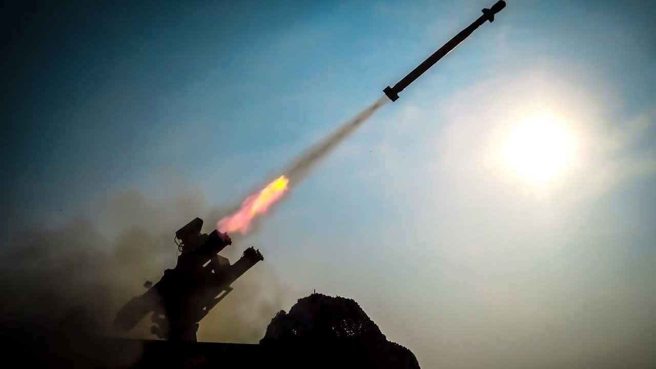 İran'ın Umman Denizi'nde Füze Tatbikatı