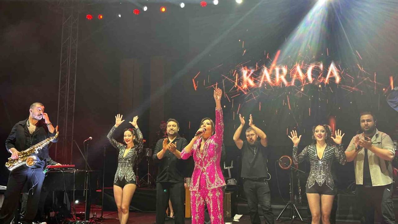 Işın Karaca'dan Bursa'da coşkulu 'Yeni Yıla Merhaba' konseri