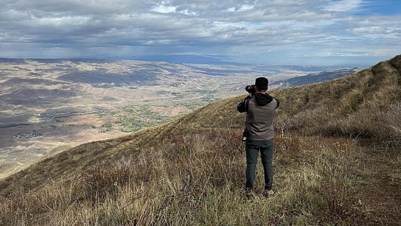 İspir'de kaçak avcılara suçüstü: yaban keçisi avlamaya çalıştılar