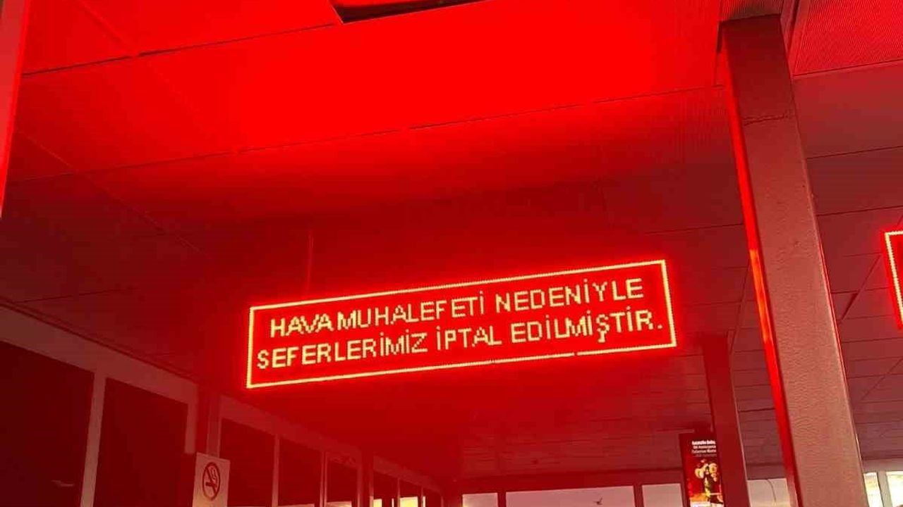 İstanbul Adalar hattında fırtına nedeniyle vapur seferleri durdu